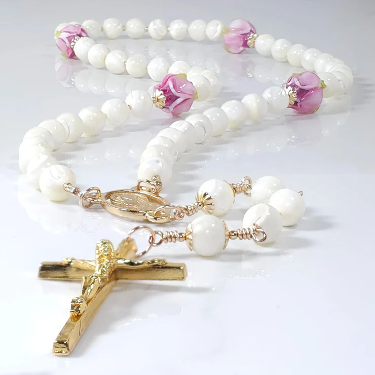 An Heirloom Madonna Della Rosa Rosebud Rosary ($196.00)